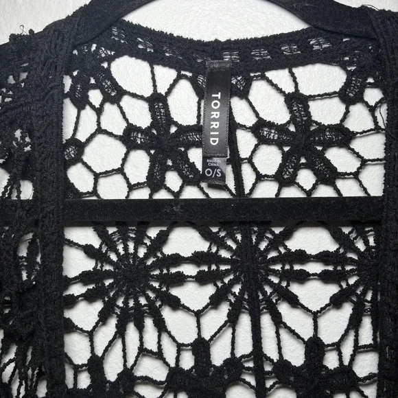 Torrid Crochet Kimono Wrap Beach Coverup Shawl Lace Boho Summer Goth Festival OS - Picture 4 of 6